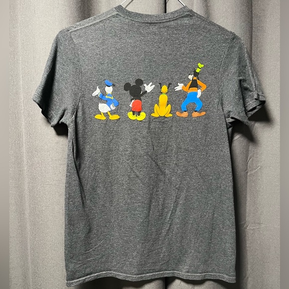 Disney T-shirt with Mickey and the gang. Size small. - Picture 3 of 5